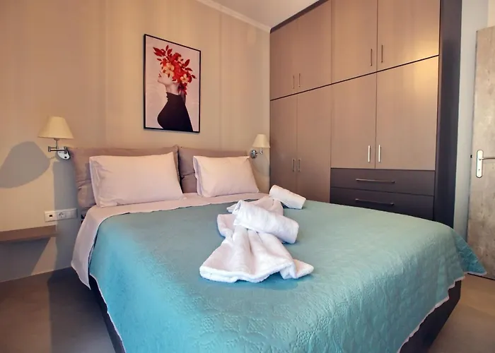 Lägenhet Matoulas Luxury